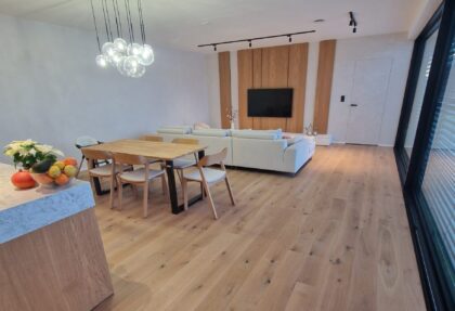 1 Scaled E1764366956315